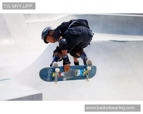 深圳极限运动队在运动滑板精英赛中以95分领先积分榜展现强大实力 深圳极限运动队在运动滑板精英赛中以95分领先积分榜展现强大实力